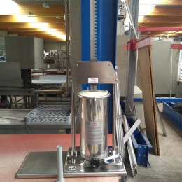 Manual piston filler Dick 